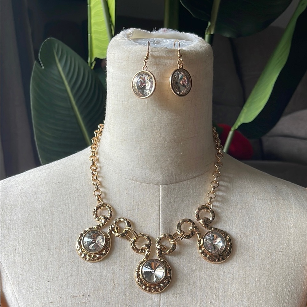 Elegant Gold Jewelry Set